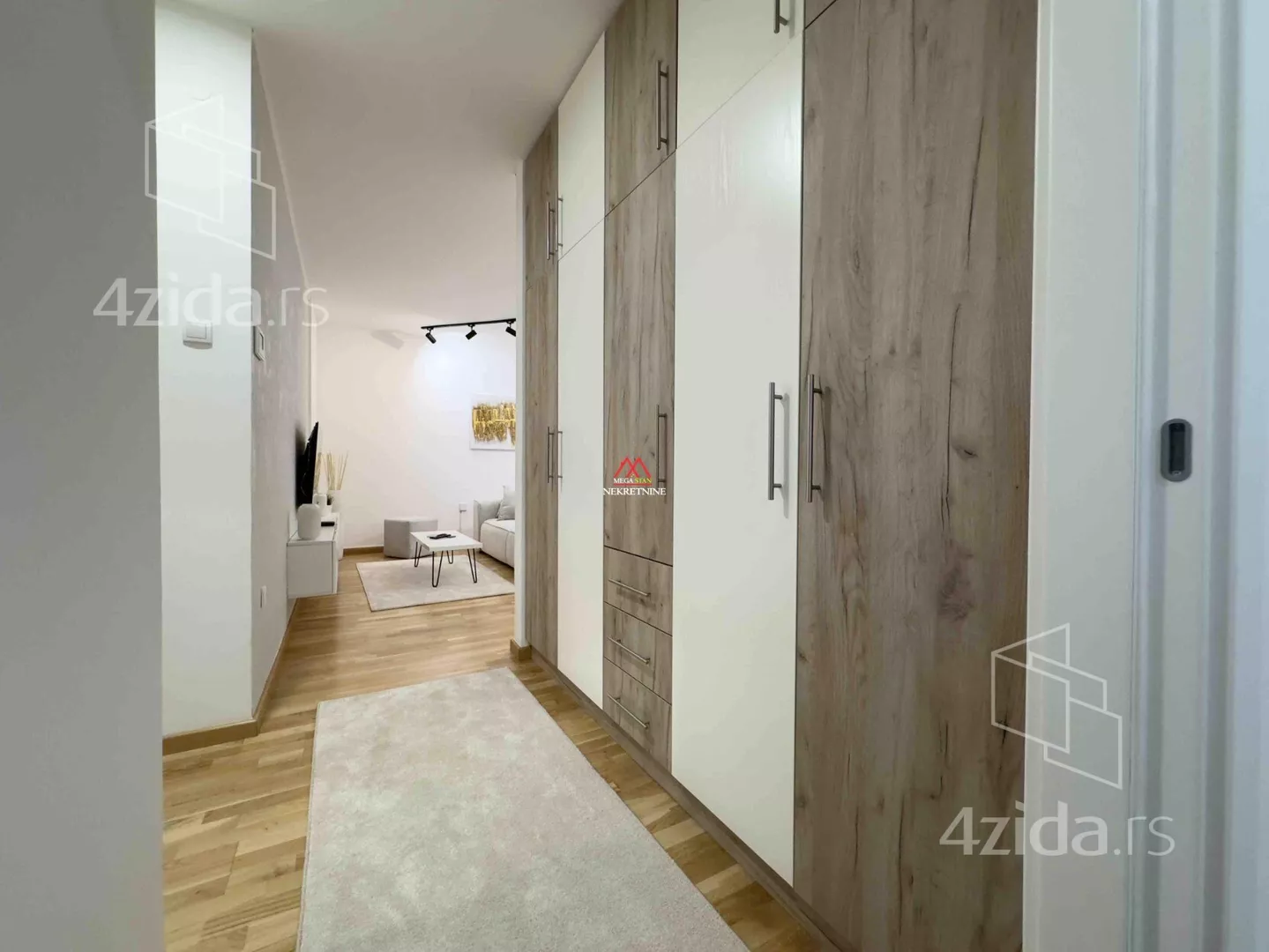 Troiposoban stan | 4zida