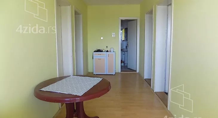 Poslovna zgrada | 4zida