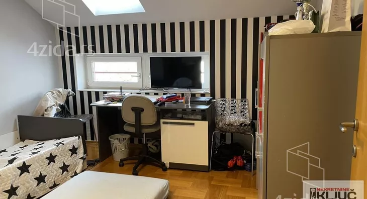 Četvoroiposoban stan | 4zida