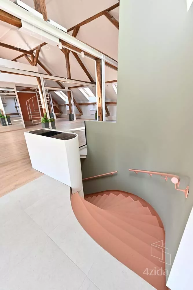 Poslovna zgrada | 4zida