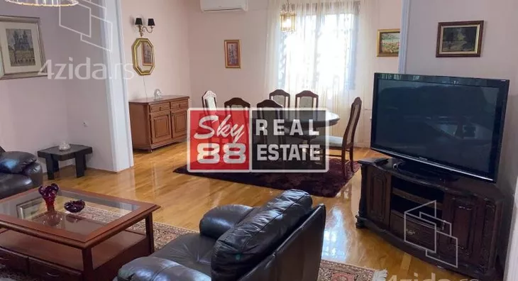 Šestosoban stan | 4zida