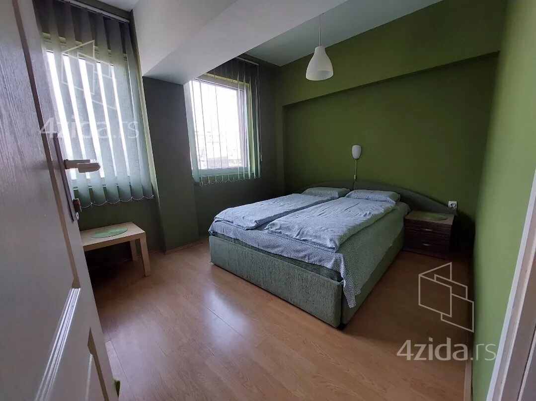 Četvoroiposoban stan | 4zida