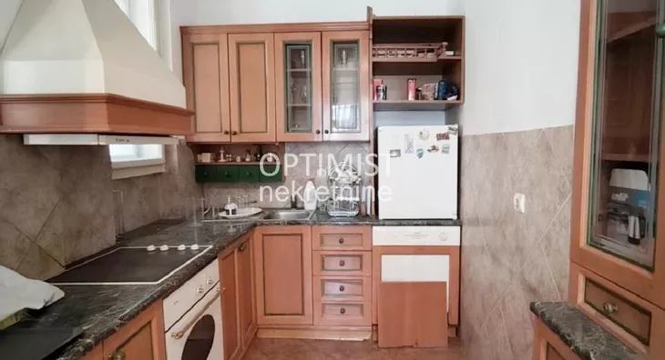 Šestosoban stan | 4zida