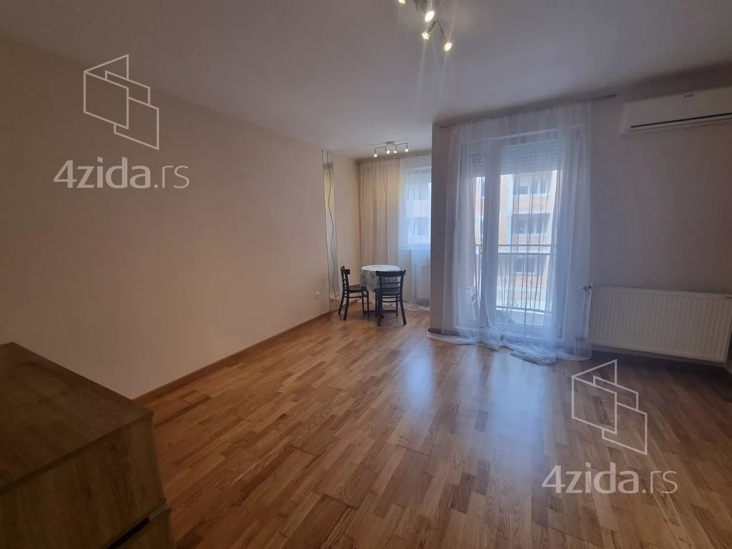 Garsonjera | 4zida