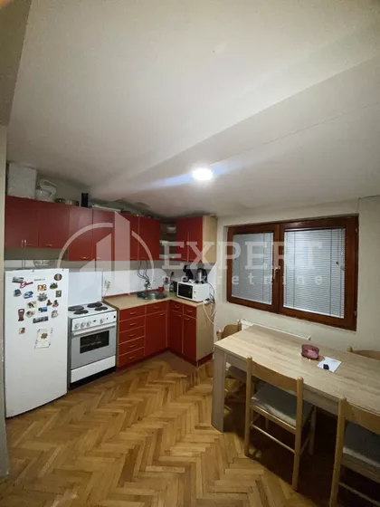 Nade Tomić | 4zida.rs