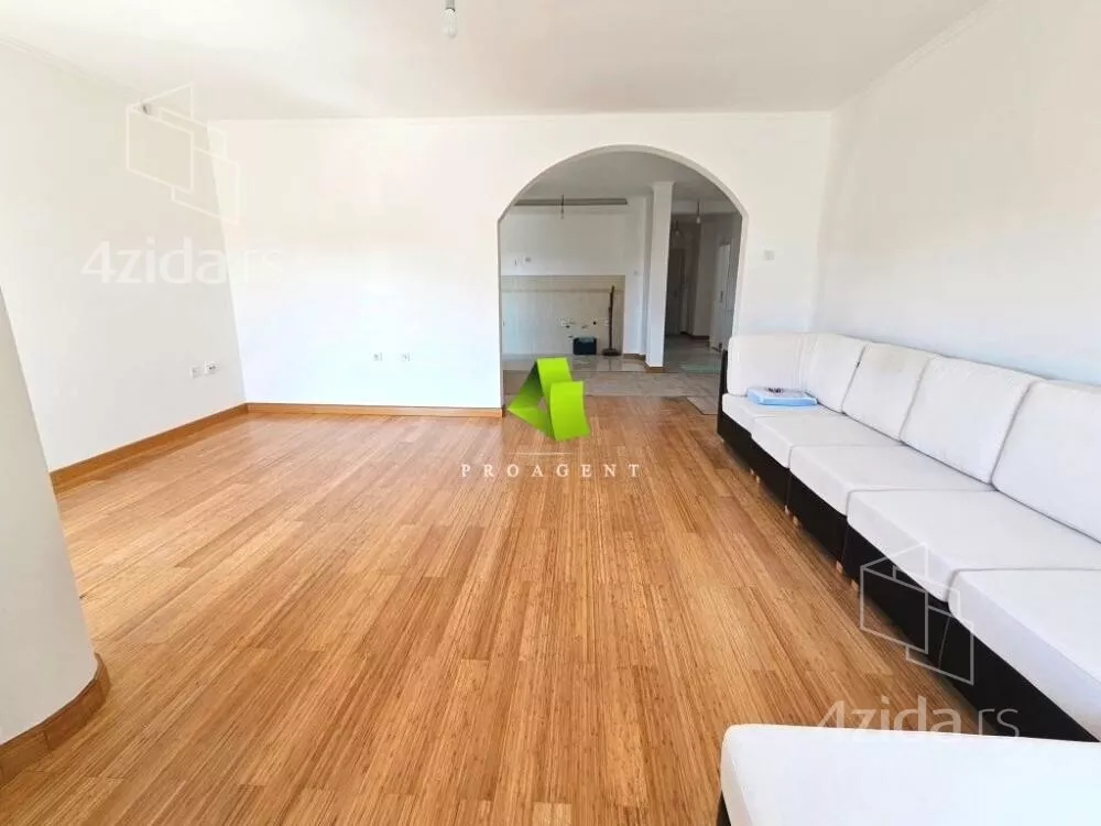 Kancelarija | 4zida