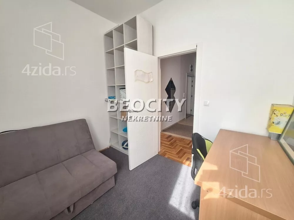 Četvoroiposoban stan | 4zida