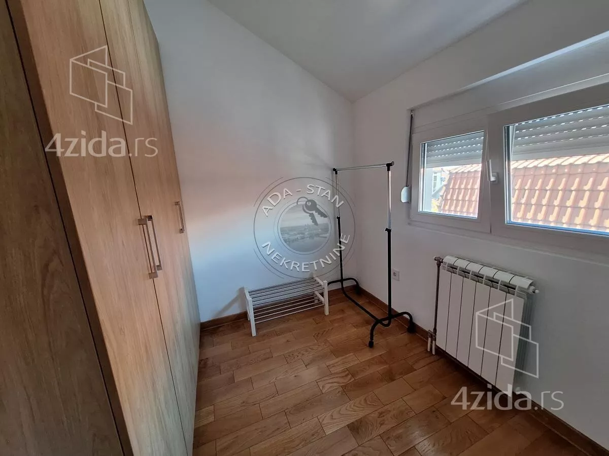 Četvoroiposoban stan | 4zida