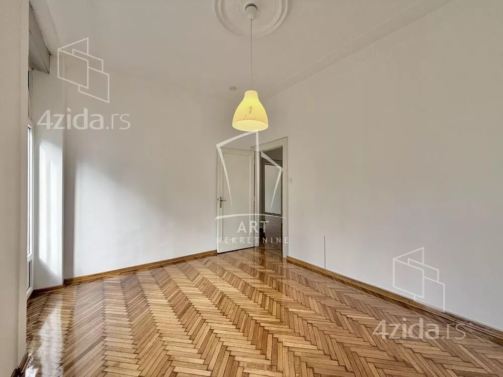 Šestosoban stan | 4zida