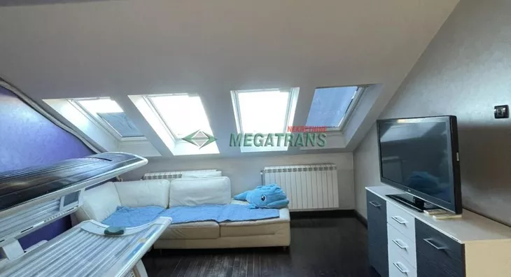 Šestosoban stan | 4zida