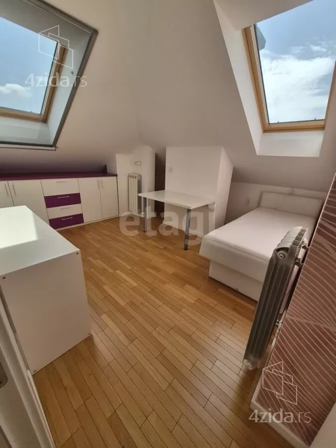 Petosoban stan | 4zida