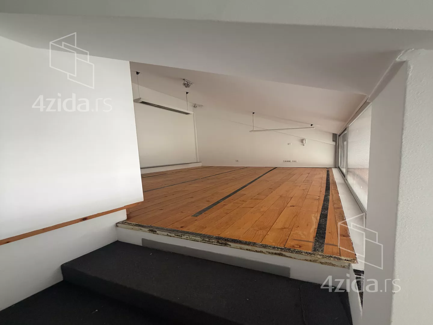 Lokal | 4zida