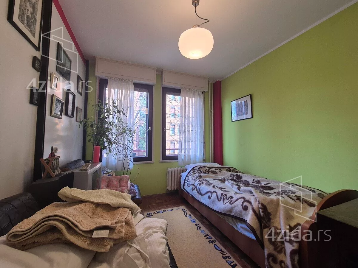 Četvoroiposoban stan | 4zida