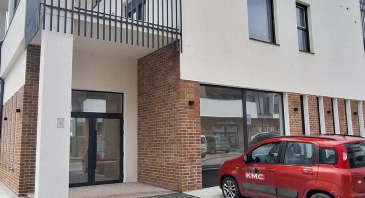 Četvoroiposoban stan | 4zida