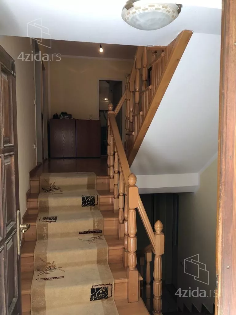 4-etažna kuća | 4zida