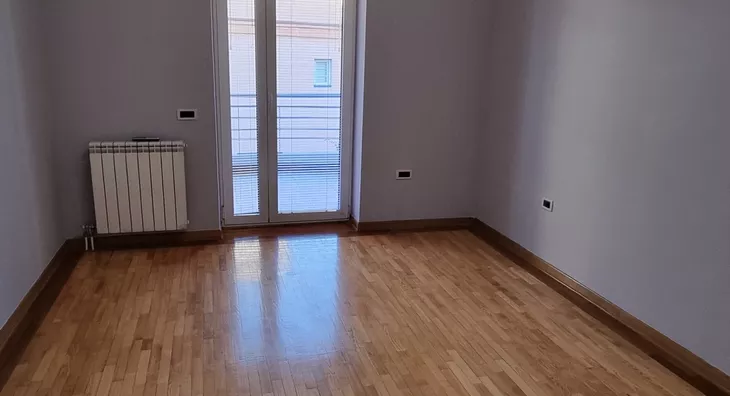 Šestoiposoban stan | 4zida