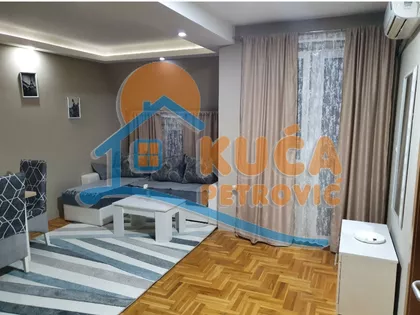 Trg učitelja Tase | 4zida.rs