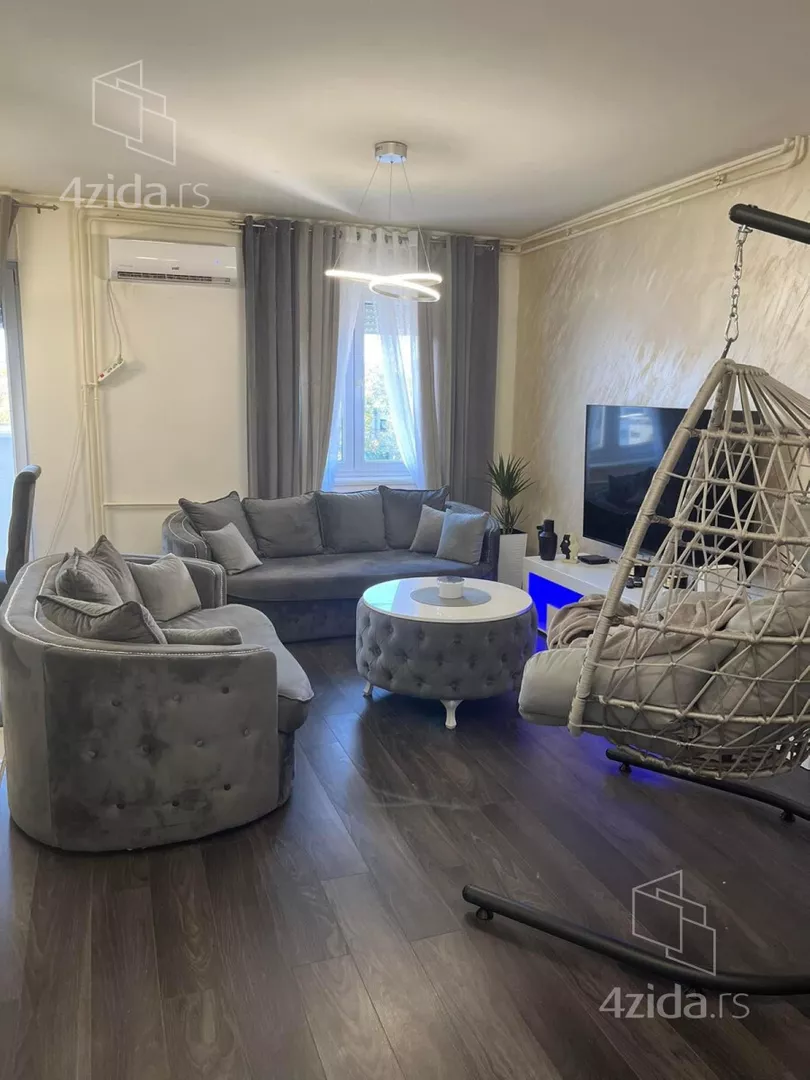 Četvoroiposoban stan | 4zida