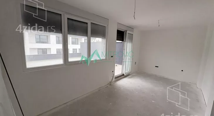 Četvoroiposoban stan | 4zida