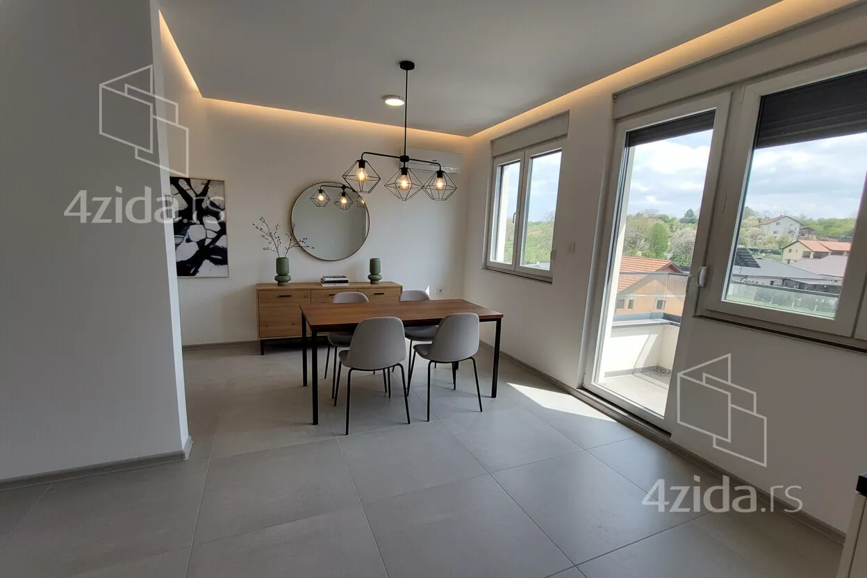 Troiposoban stan | 4zida