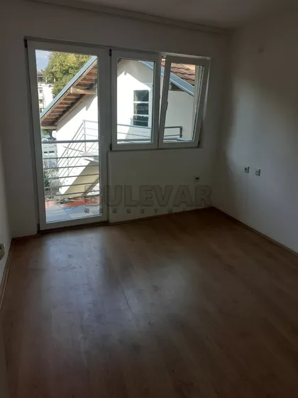 Vojvode Momčila | 4zida.rs