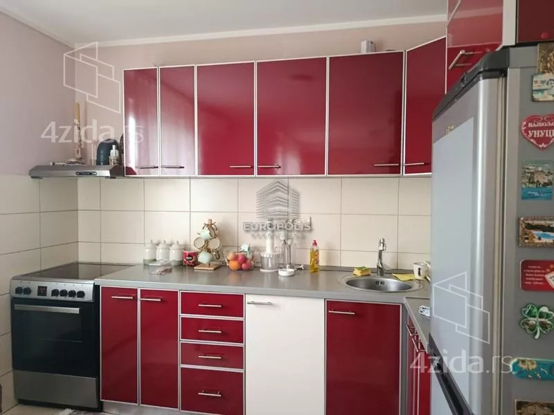 5-etažna kuća | 4zida