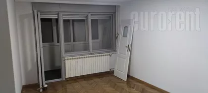CRVENI KRST | 4zida.rs