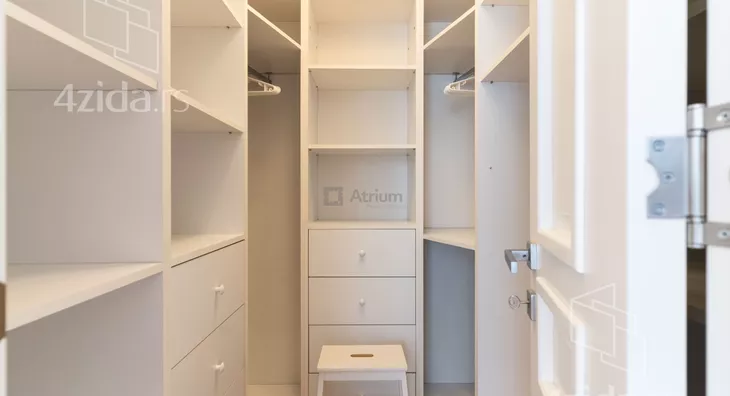 Šestosoban stan | 4zida