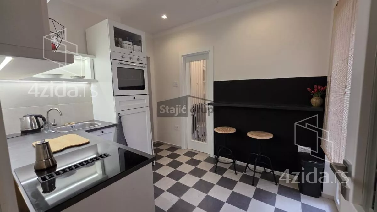 Petosoban stan | 4zida