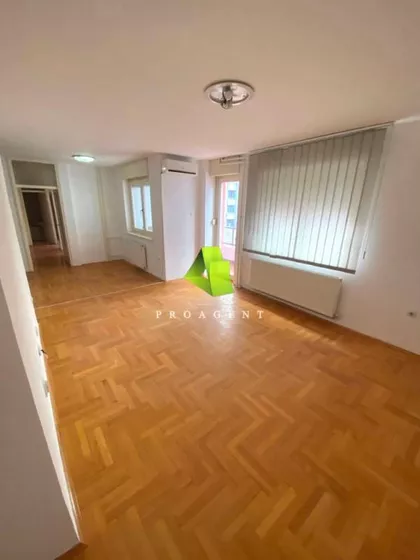 Dom Zdravlja | 4zida.rs