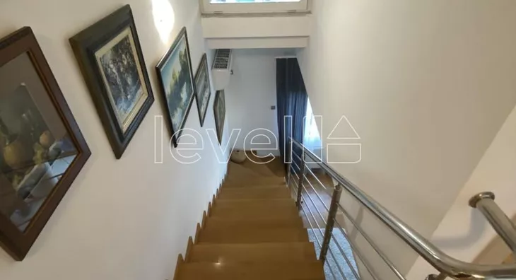 Šestosoban stan | 4zida