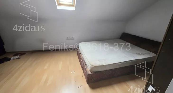 Četvoroiposoban stan | 4zida