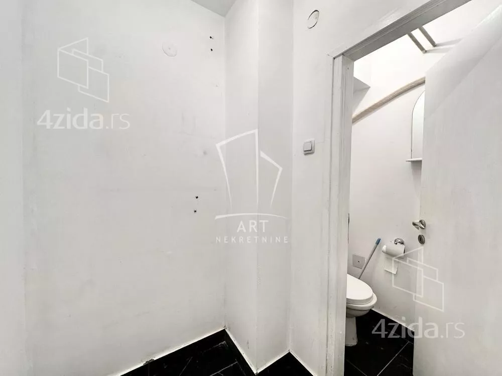 Lokal | 4zida