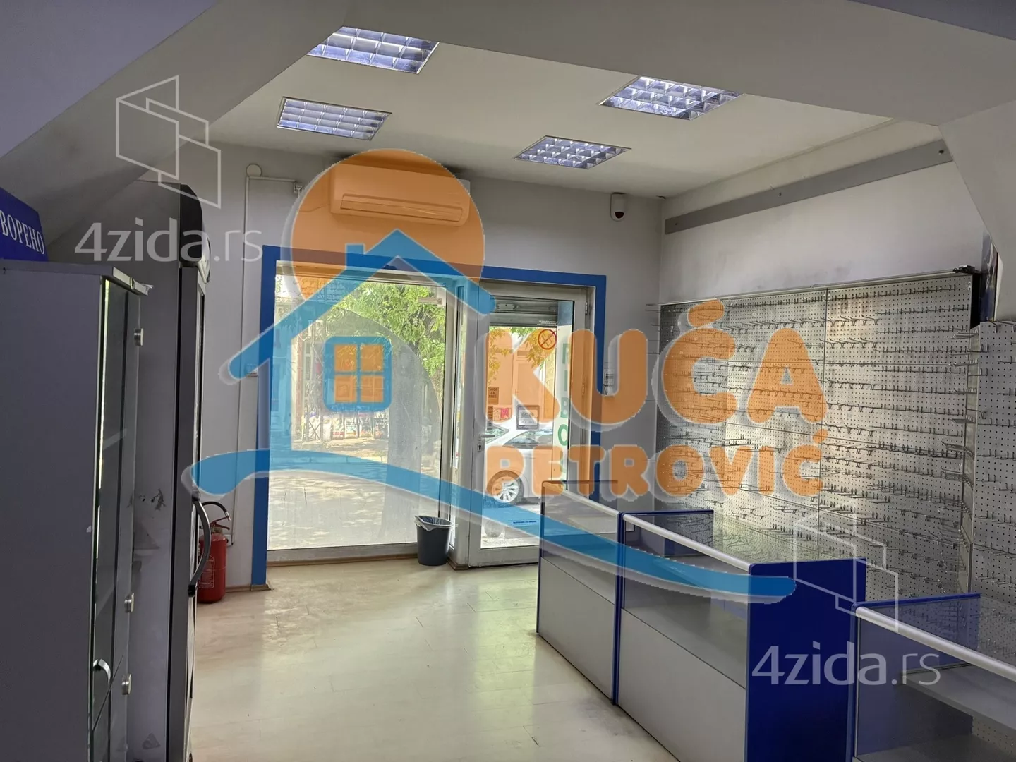 Lokal | 4zida