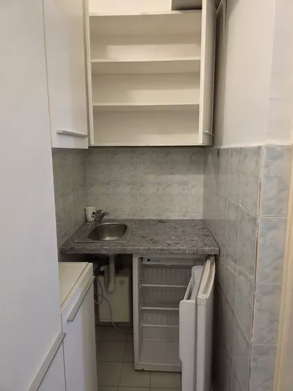 Antifašističke Borbe 37A | 4zida.rs