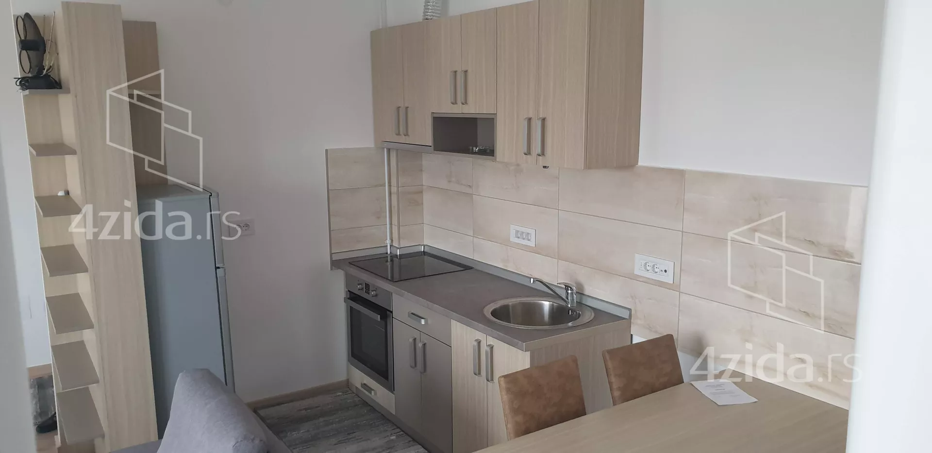 Troiposoban stan | 4zida