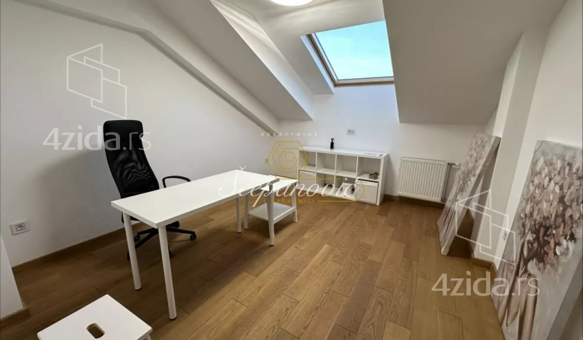 Petosoban stan | 4zida