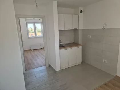Ugrinovacki put 87ž | 4zida.rs