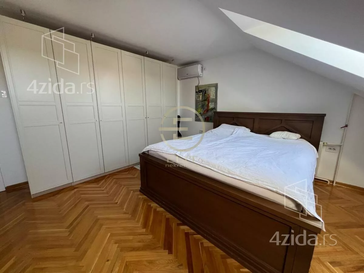 Četvoroiposoban stan | 4zida