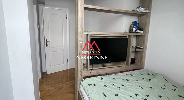 Četvoroiposoban stan | 4zida