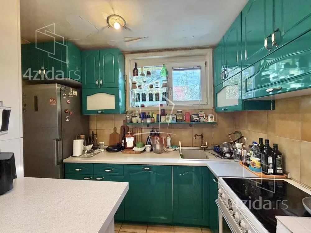 Petosoban stan | 4zida