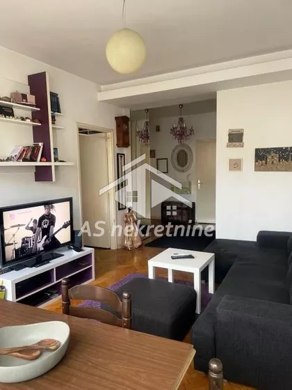 Pravni fakultet - Vračar | 4zida.rs