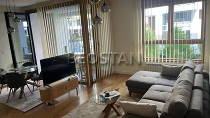 Trešnjinog cveta | 4zida.rs