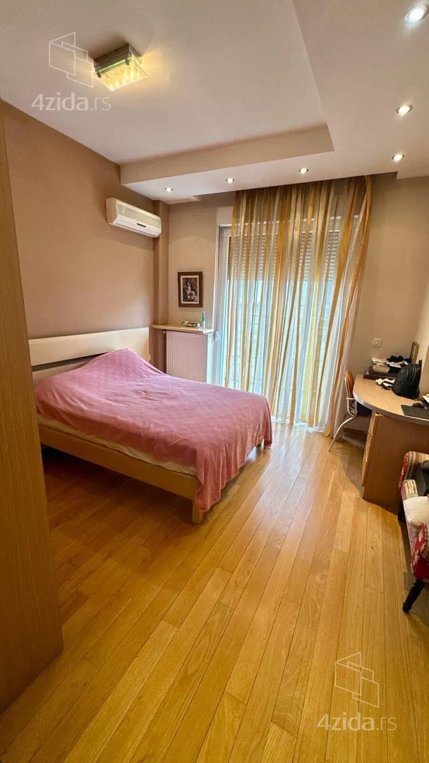 Petoiposoban stan | 4zida