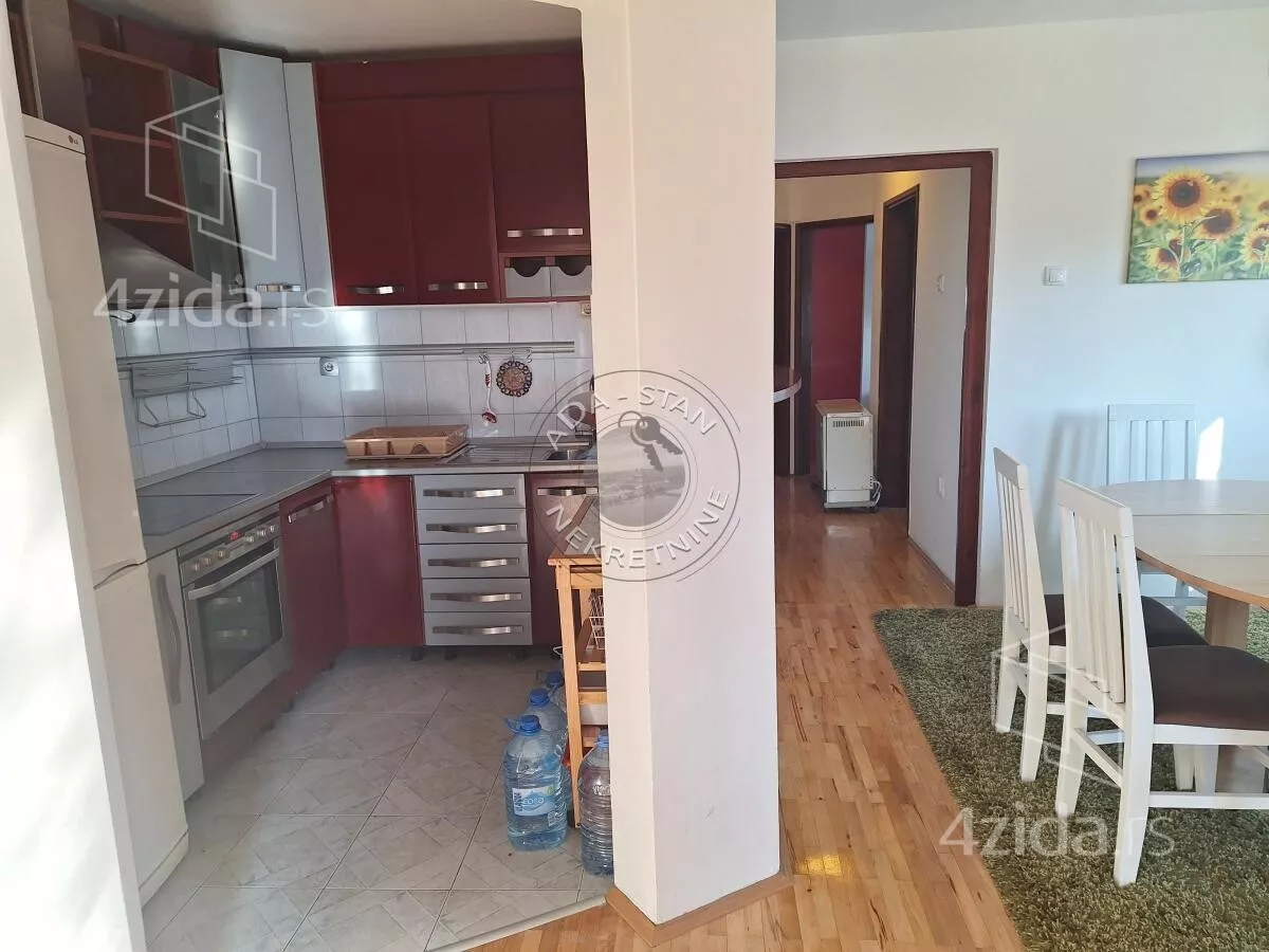 Petosoban stan | 4zida