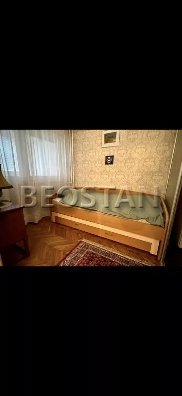 Dvadeset Sedmog Marta | 4zida.rs