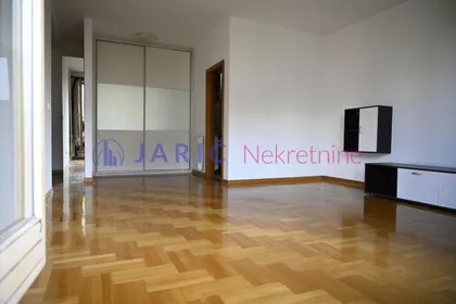 Crveni Krst Vračar | 4zida.rs