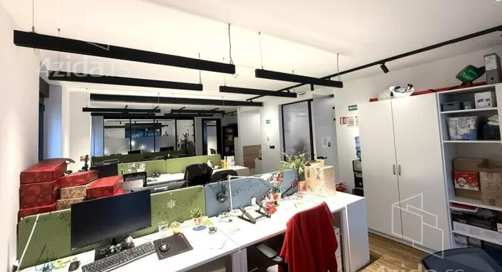 Poslovna zgrada | 4zida