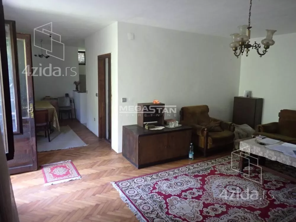 5-etažna kuća | 4zida