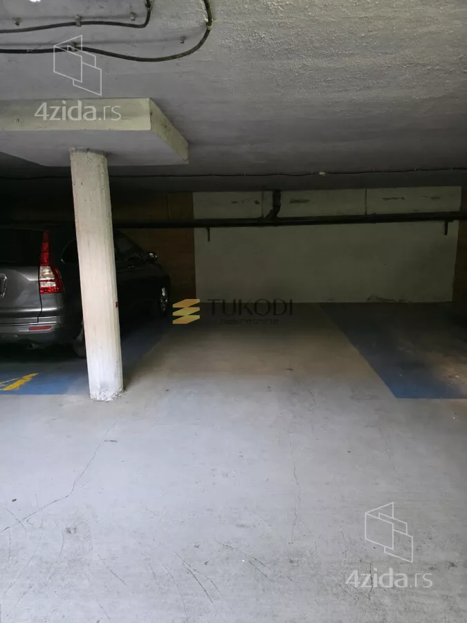 Parking | 4zida
